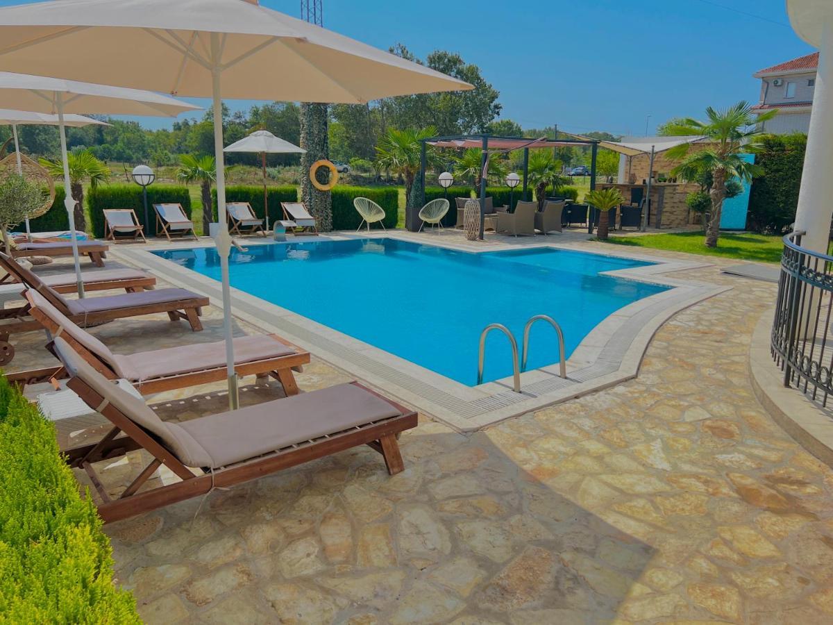 Apartments Lj Ulcinj Bagian luar foto